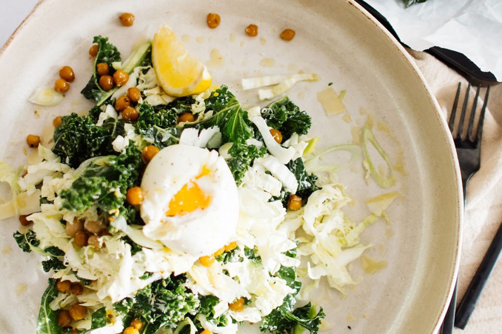 Grünkohl-Cesar Salad
