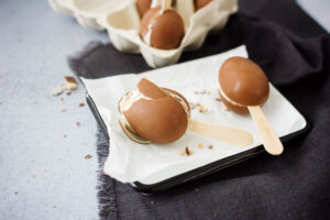 Überraschungsei-Eis