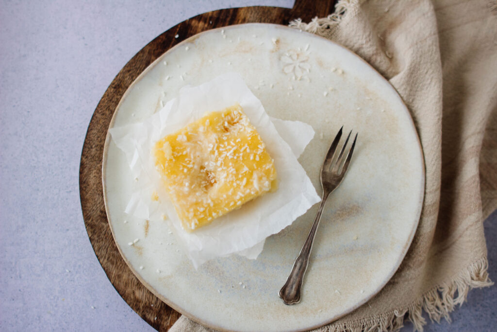 Saftiger Ananas-Kokoskuchen vom Blech