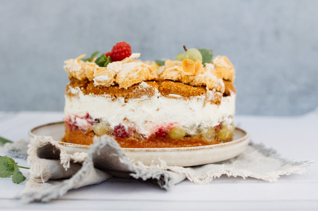 Schwimmbadtorte mit Stachelbeeren oder viel Geburtstag zum Glück
  Meine Schwimmbadtorte mit Stachelbeeren ist auch bekannt als Himmelstorte oder Hansen Torte, aber egal wie, sie schmeckt sensationell 

Meine Schwimmbadtorte mit Stachelbeeren ist einfach perfekt für den Sommer und zur Kaffee-Jause, egal ob es etwas zu feiern gibt oder…