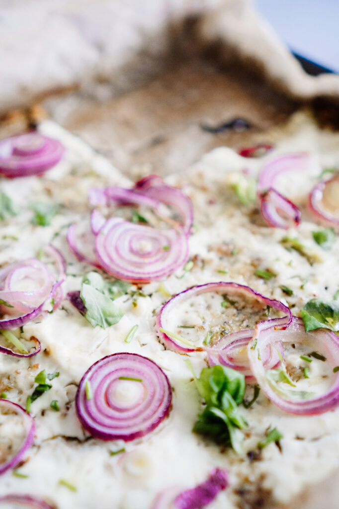 Brokkoli-Blumenkohl Flammkuchen