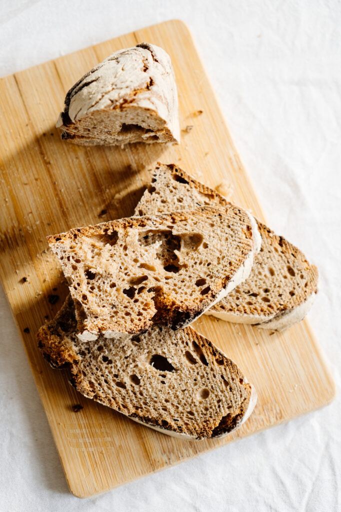 Brenssuppe mit Schwarzbrotknödel