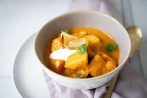 Kartoffel-Kürbisgulasch mit Huhn