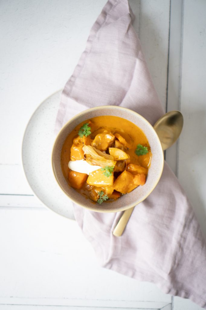 Kartoffel-Kürbis Gulasch mit Huhn