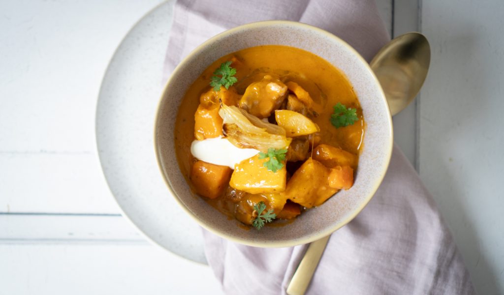 Kartoffel-Kürbis Gulasch mit Huhn